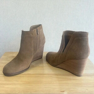 LUCKY BRAND Suede Leather Brown Tan Ankle Wedge Boots Womens Size 10